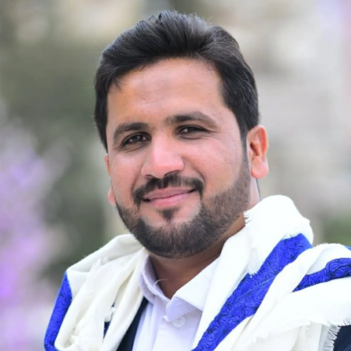 ناشط حوثي ينتقد حملات الاعتقالات التي تنفذها سلطة صنعاء ويصفها بـ"العبث"