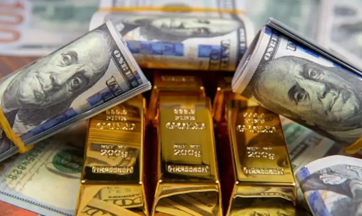 تراجع الذهب مع صعود الدولار بعد بيانات أمريكية