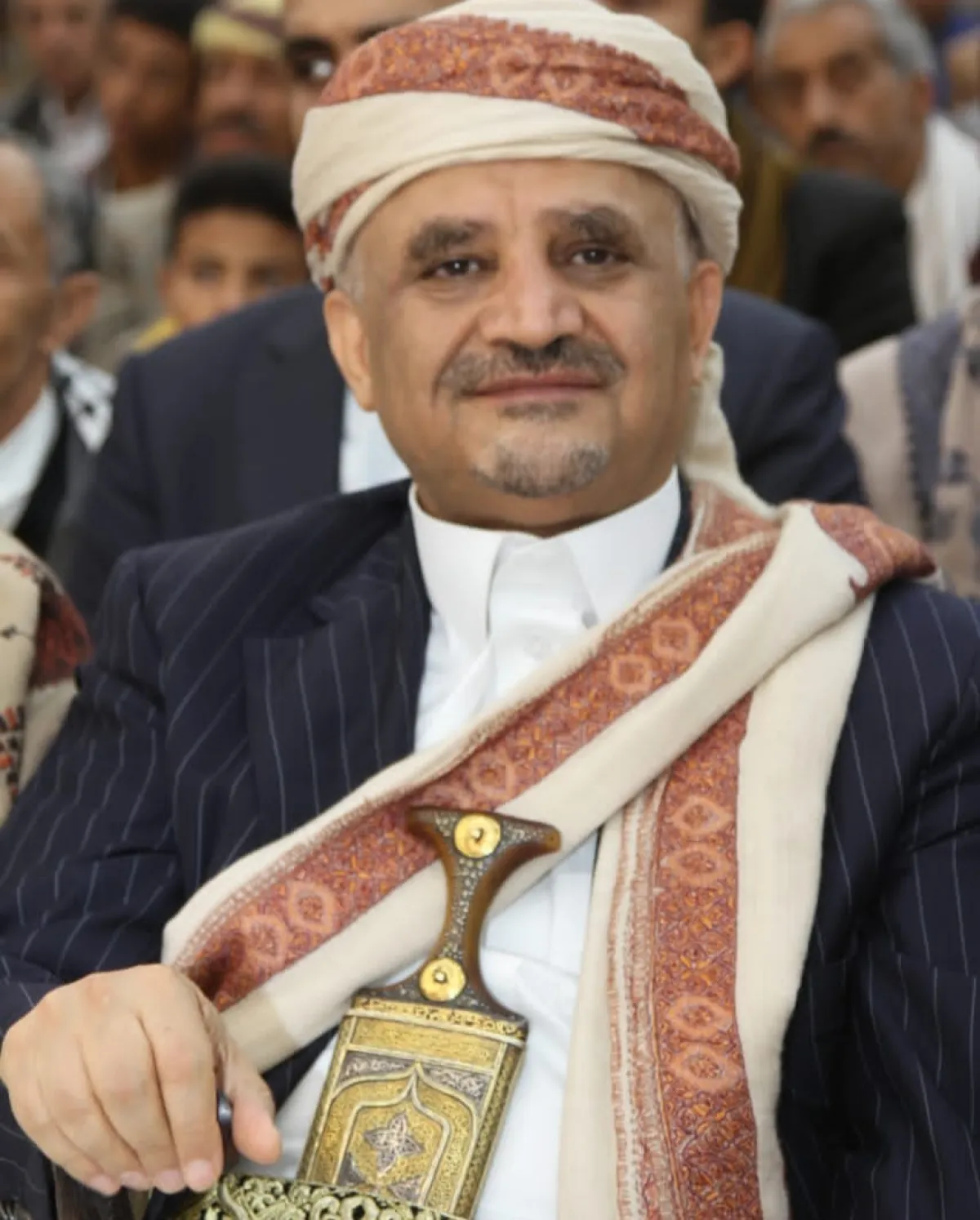 سلطة صنعاء تفرض طوق أمني حول منزل الشيخ حمير الأحمر في العاصمة