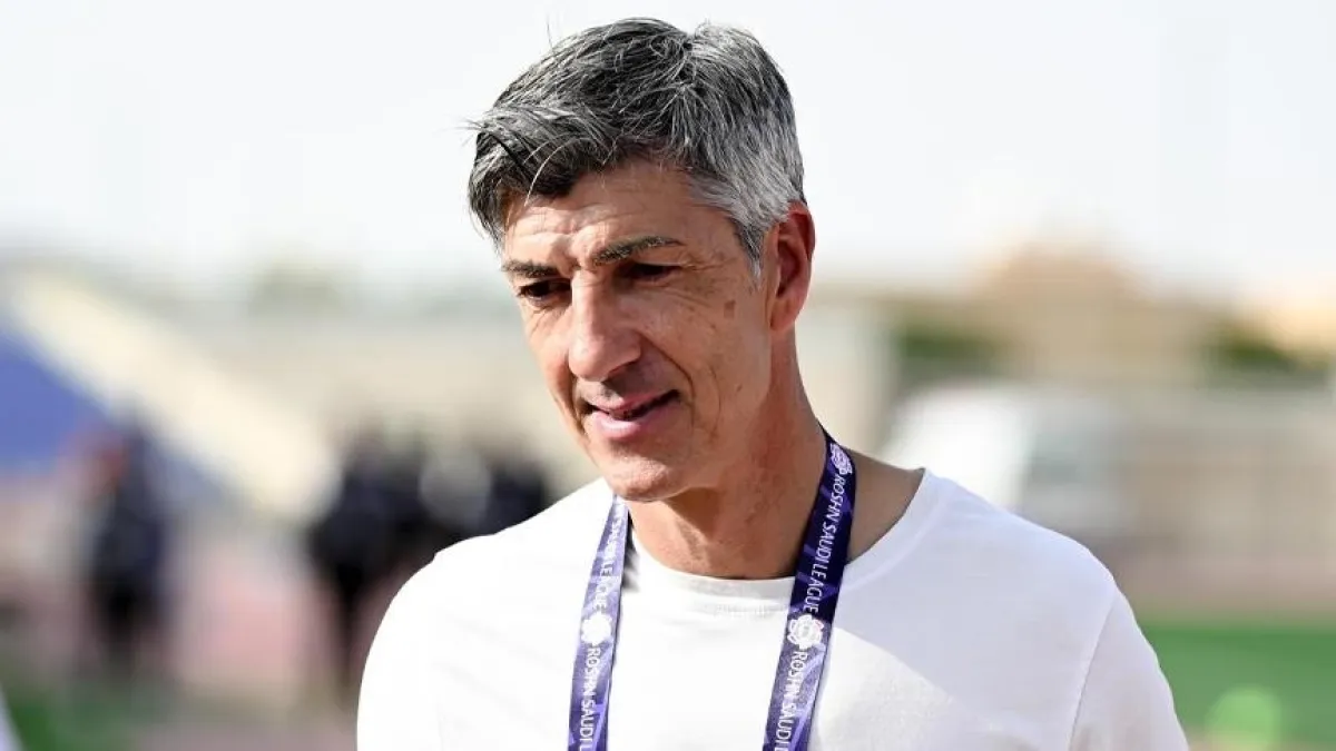 الشباب السعودي يقيل مدربه الإسباني إيمانويل ألغواسيل