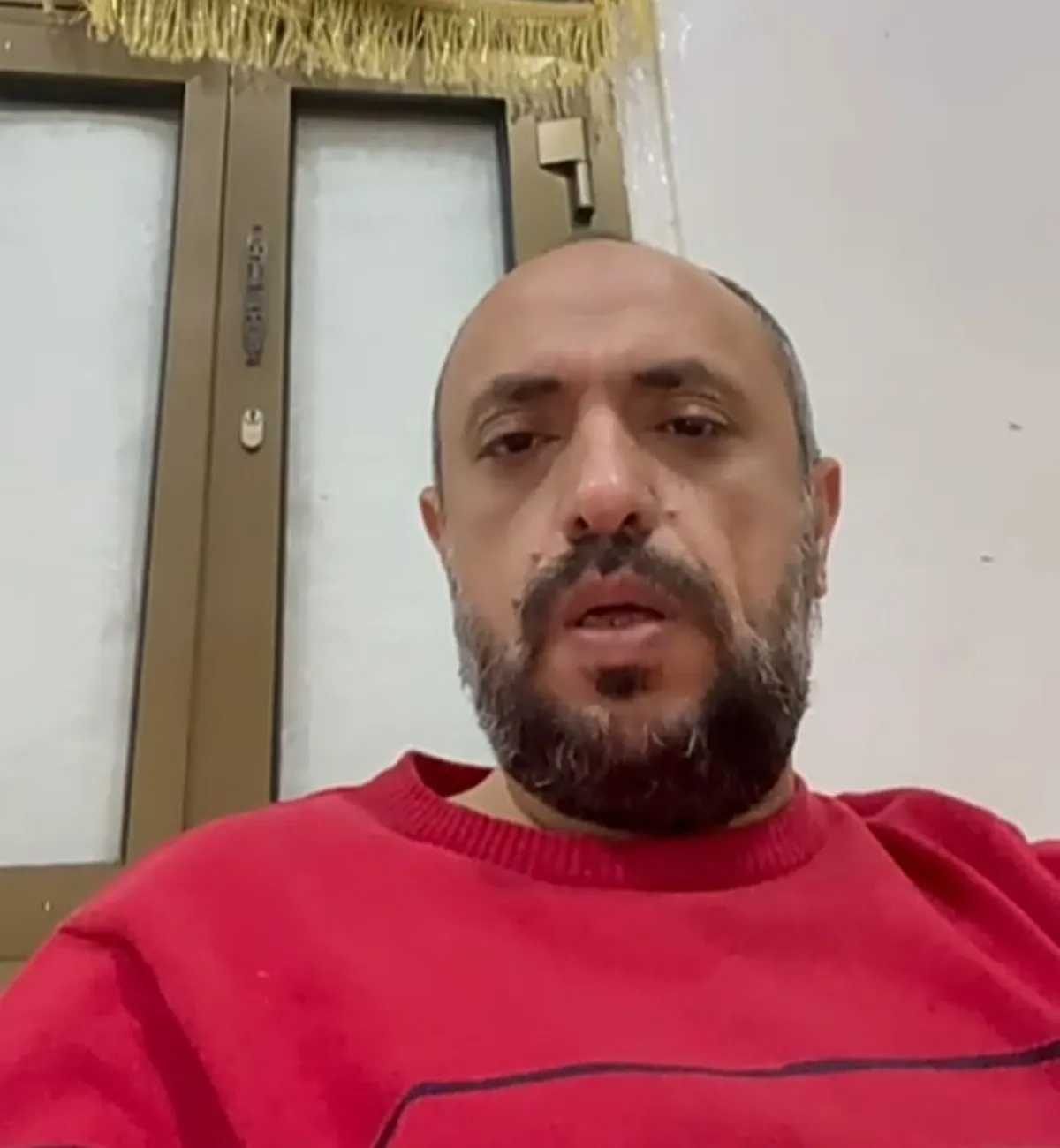 صرخة قهر في صنعاء: مواطن يعلن الإضراب عن الطعام احتجاجا على ظلم أبو أحمد الحوثي