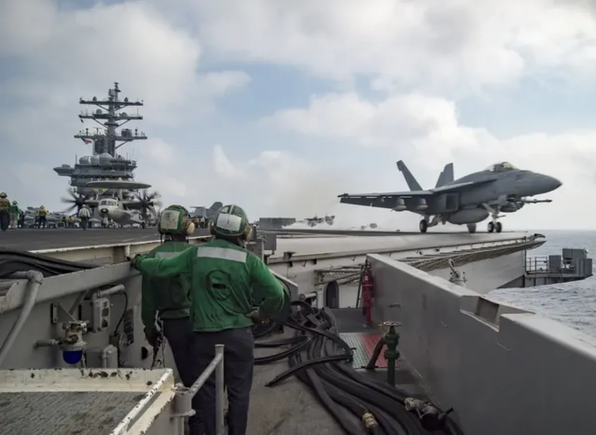 إيران تعلن استهداف حاملة الطائرات الأمريكية "أبراهام لينكولن" بـ 4 صواريخ باليستية