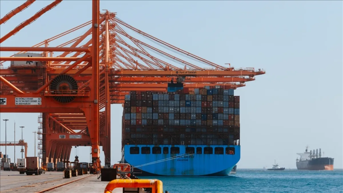 عُمان تعلن إسقاط 3 مسيرات استهدفت ظفار ومحيط ميناء صلالة