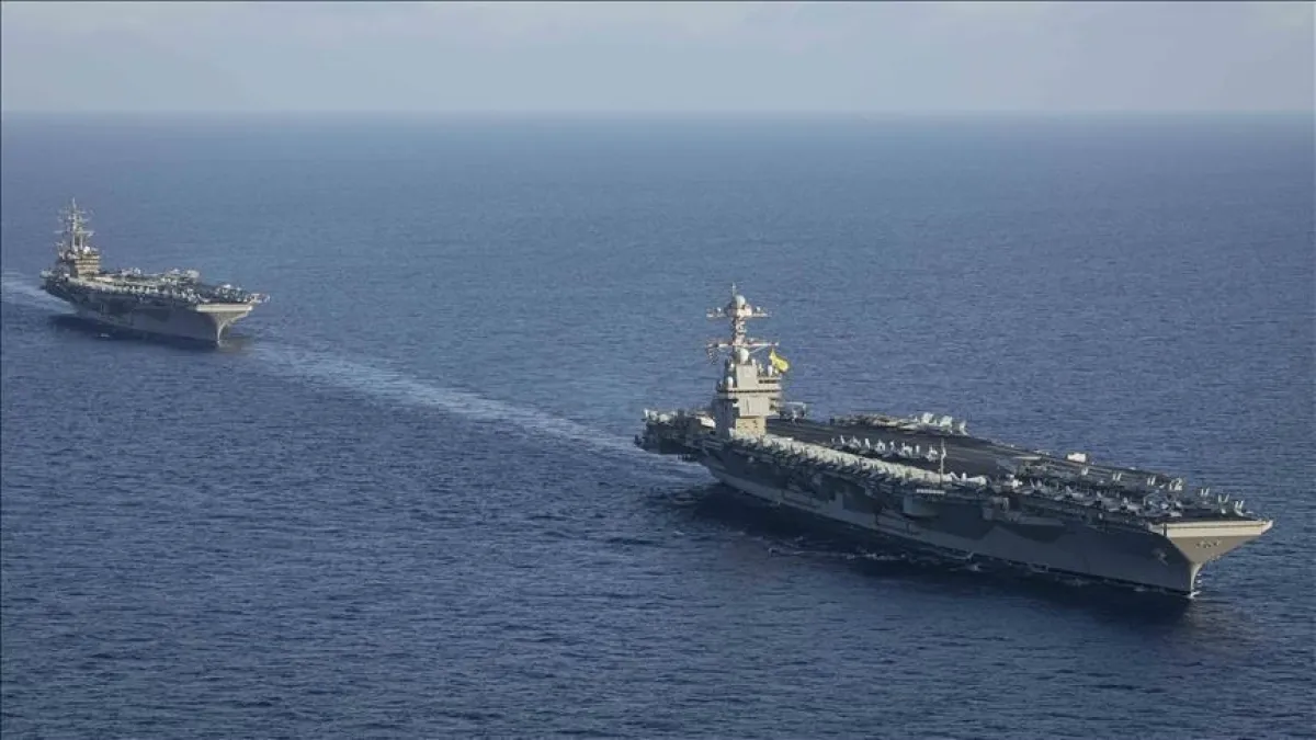 الحرس الثوري الإيراني يعلن إصابة مدمرة أمريكية بالمحيط الهندي