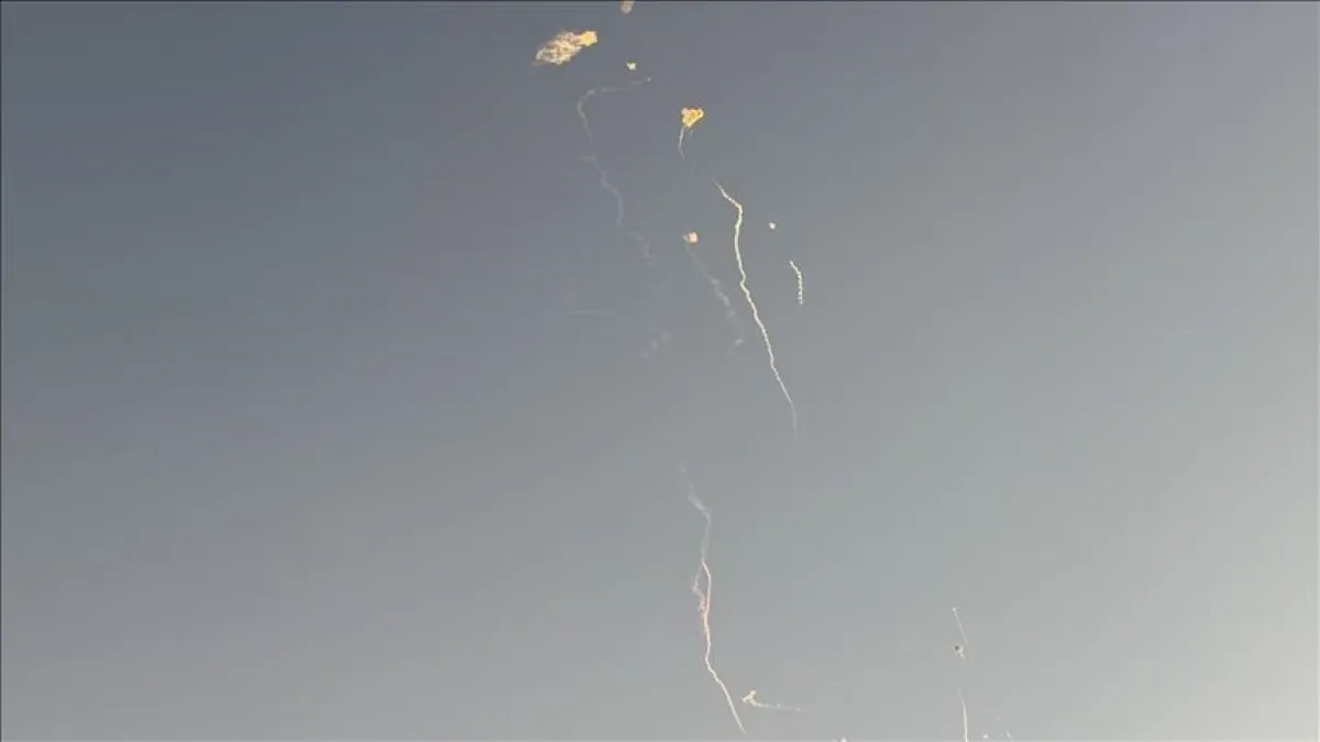 الإمارات تعلن تدمير 9 صواريخ باليستية واعتراض 109 مسيرات الجمعة