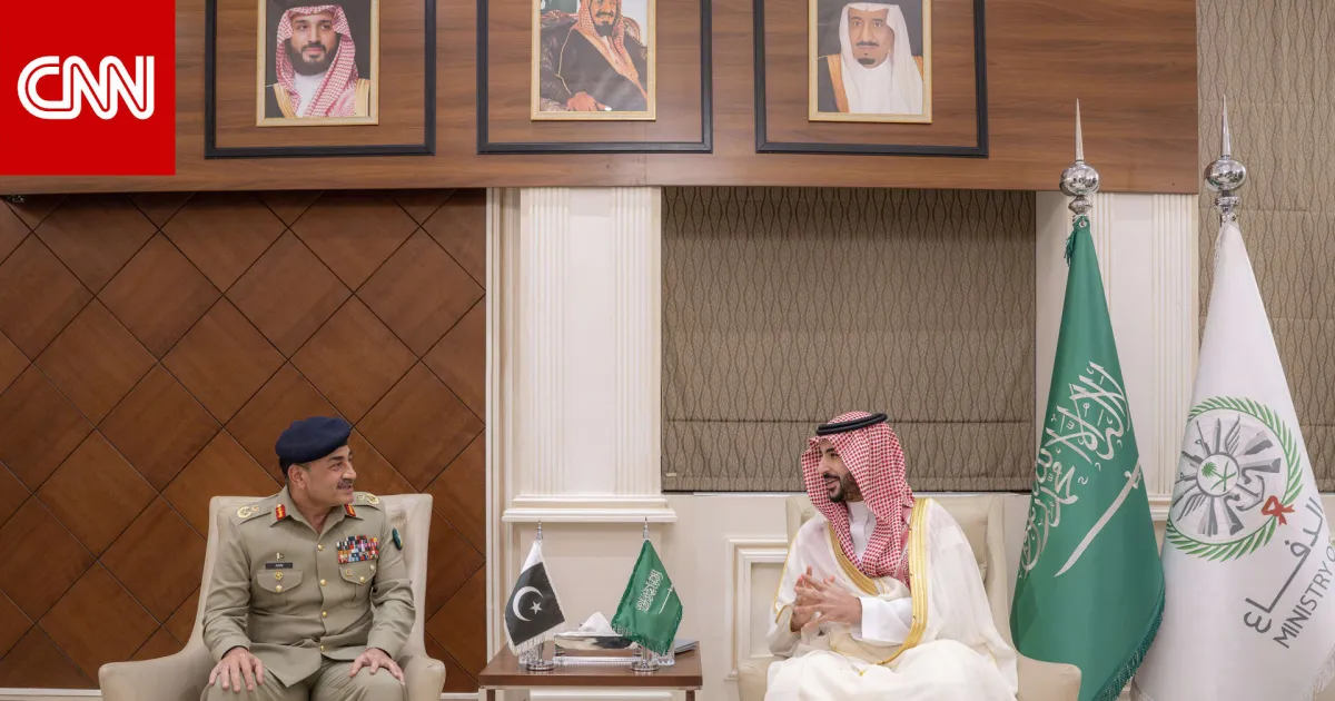 السعودية تبحث مع باكستان وقف الاعتداءات الإيرانية على المملكة