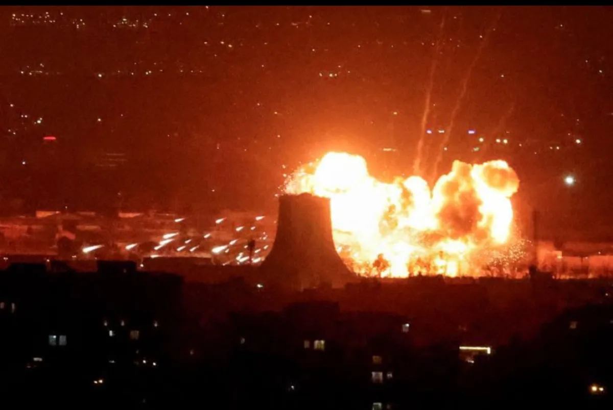 استهداف خزانات وقود في طهران وهجوم صاروخي على مصفاة حيفا