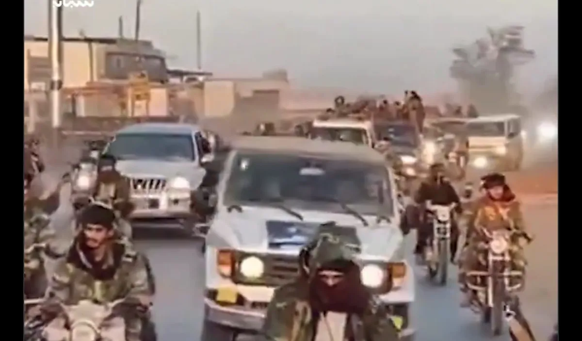 البيضاء: موكب جنائزي حاشد في حي الحفرة بعد مقتل الحليمي برصاص أنصار الله