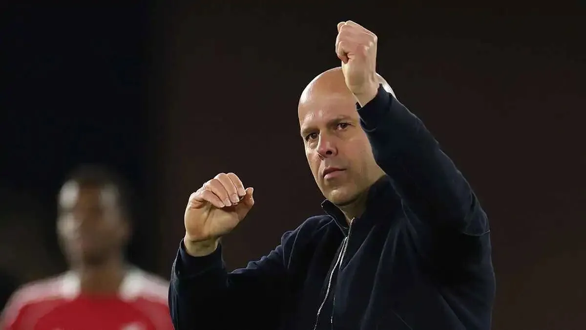 سلوت يكشف موقف ثلاثي ليفربول قبل مباراة توتنهام