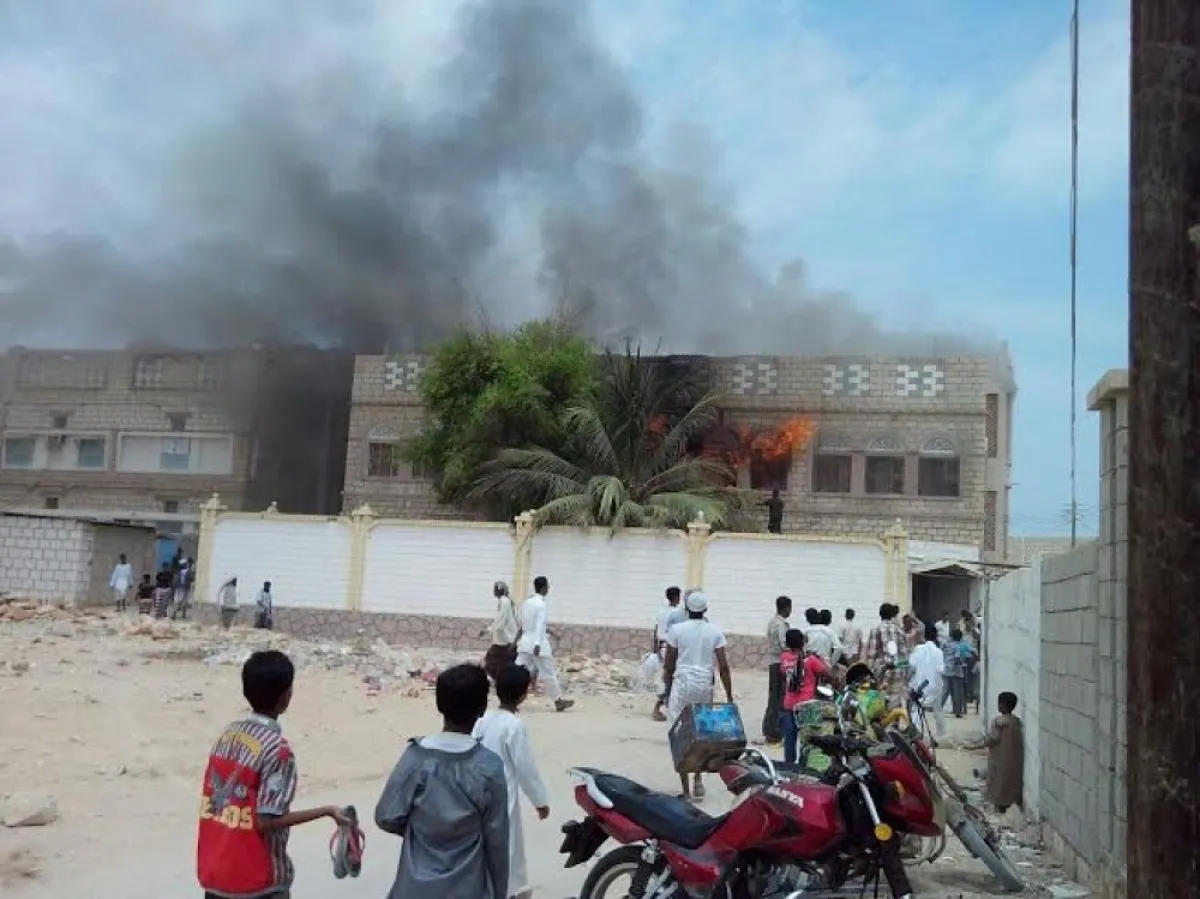 ألعاب نارية تتسبب بحريق ثلاثة منازل في حضرموت