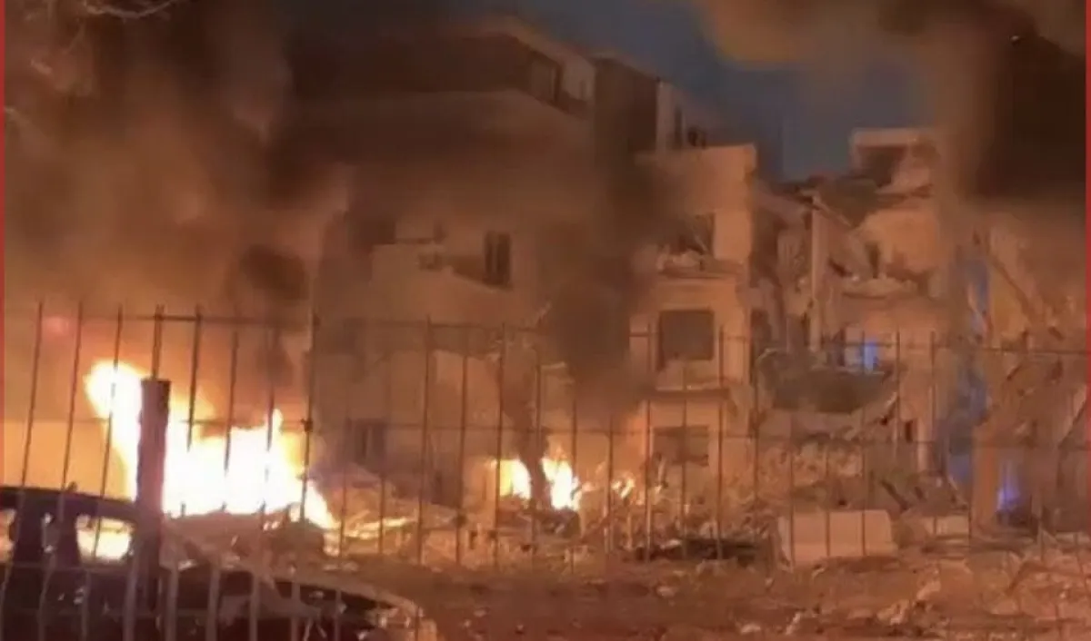 هجوم صاروخي إيراني على ديمونة يخلف إصابات وانهيار مبنى جنوب إسرائيل