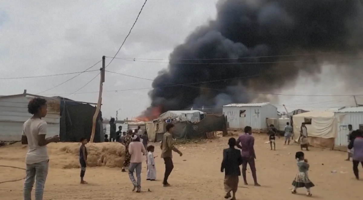 حريق يلتهم مخيمات للنازحين في مأرب