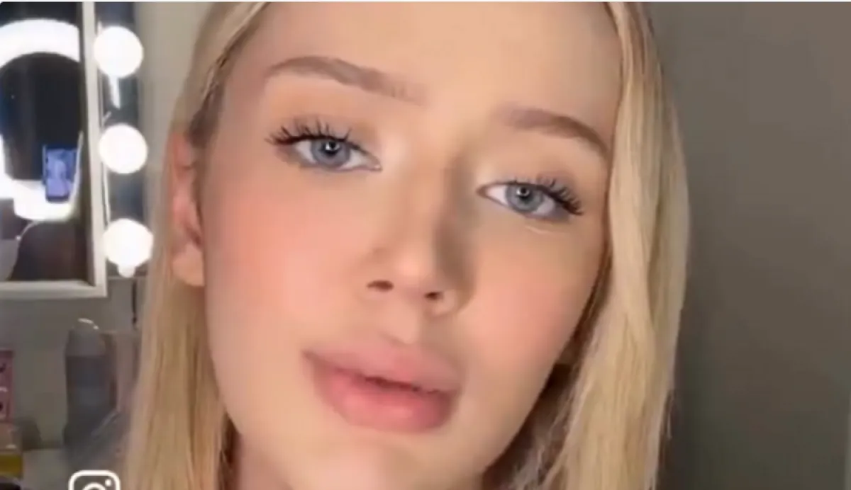 انتحار مؤثرة مشهورة يهز المواقع