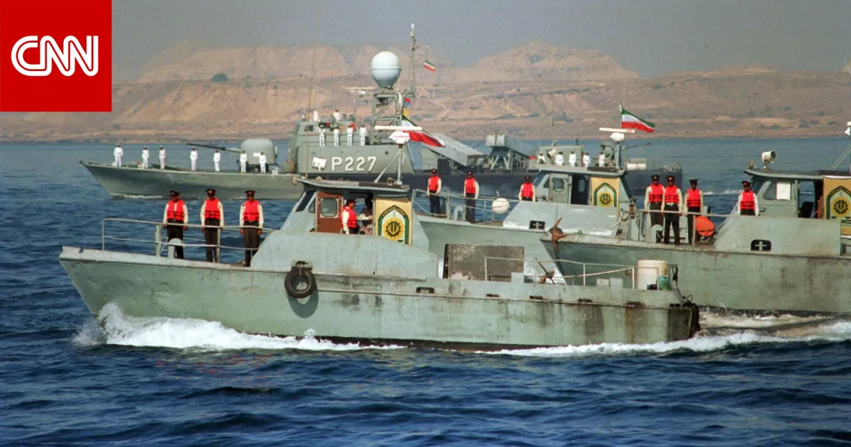 الحرس الثوري يؤكد مقتل قائد قواته البحرية بهجوم إسرائيلي