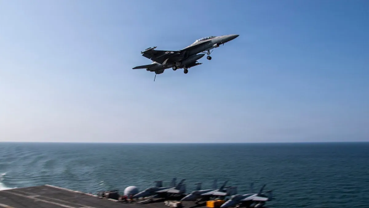 أمريكا تنشر قاذفات من طراز "بي 52" فوق إيران