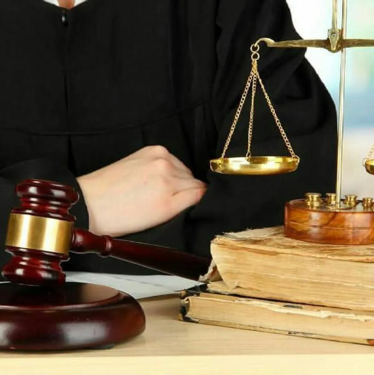 صنعاء.. محامية تناشد الجهات المختصة حمايتها بعد تعرضها لتهديدات من قبل عنصر أمني