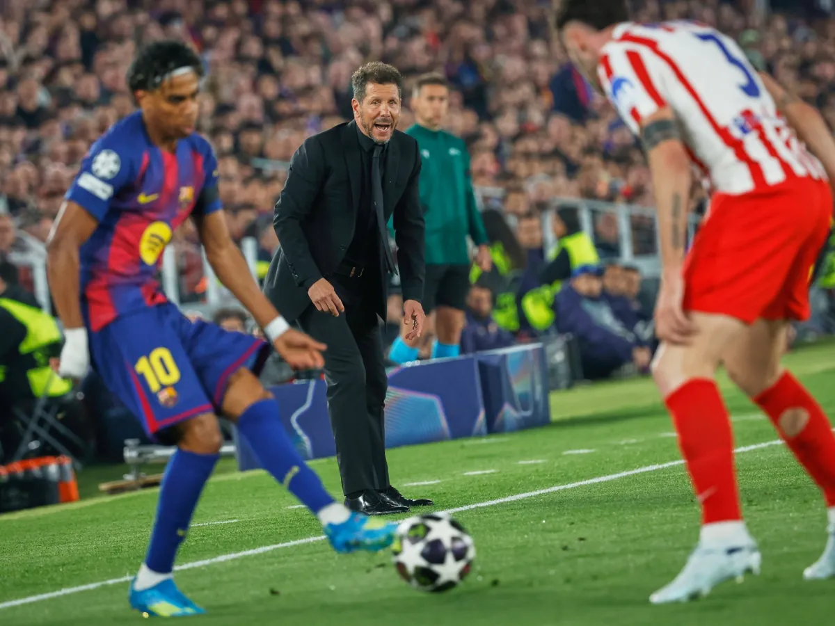 سيميوني مدرب أتلتيكو مدريد يخشى "ريمونتادا" برشلونة