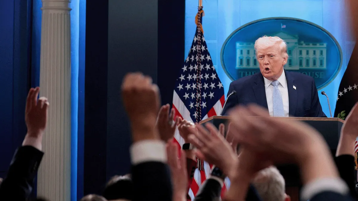 ترمب يتهم وسائل إعلام أمريكية بتزوير وثائق الهدنة وإحراج إدارته