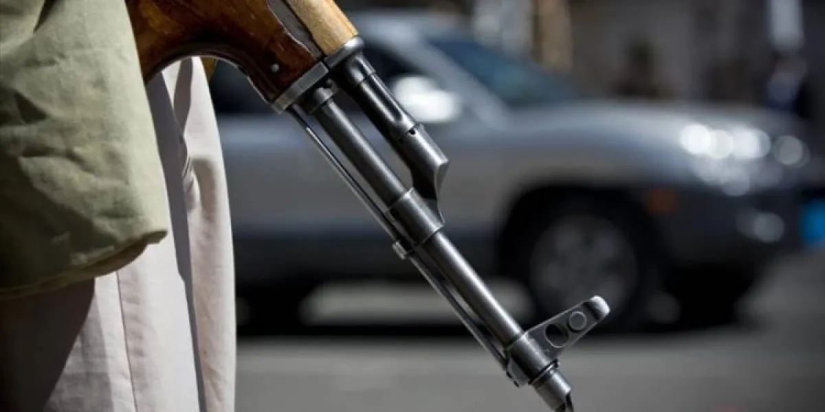 ذمار ..مقتل شاب وإصابة آخر برصاص مسلح حوثي