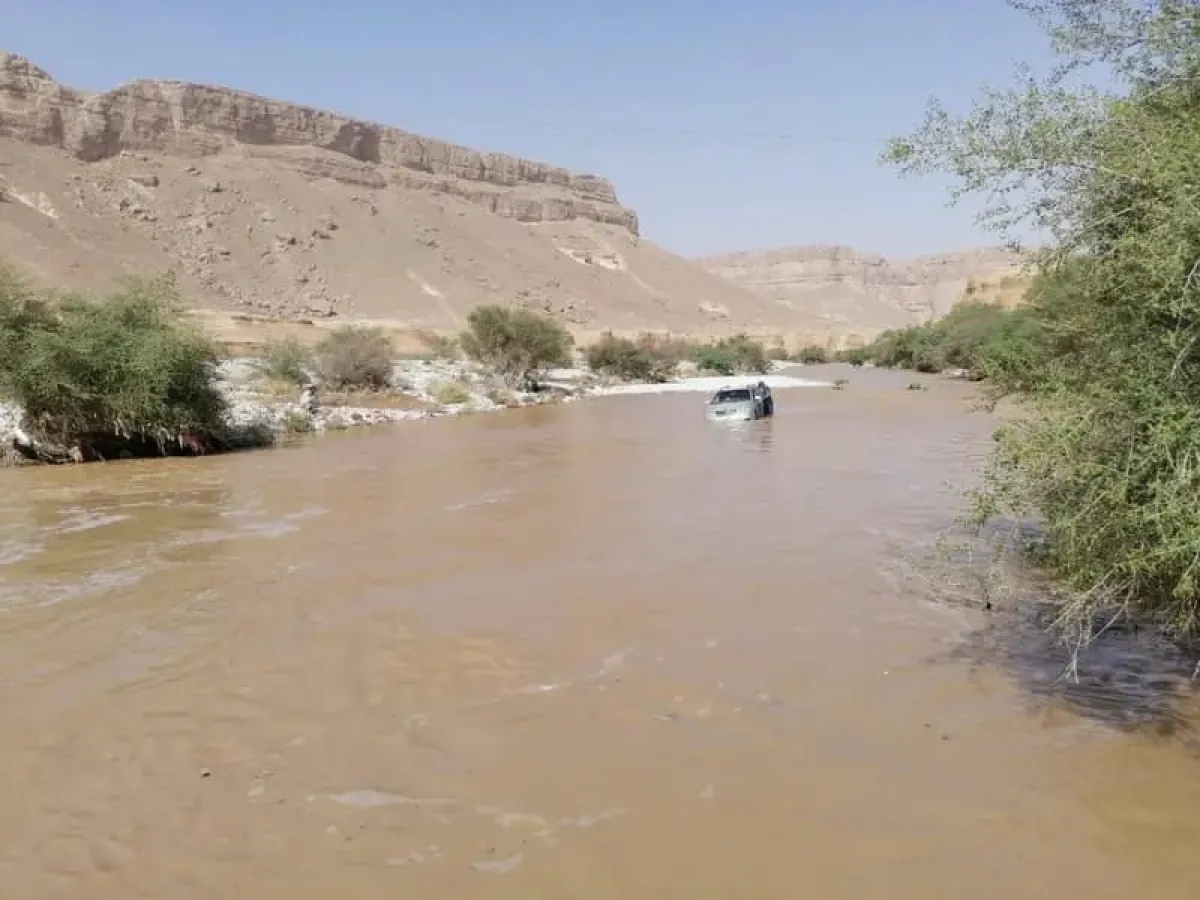 وفاة شابين من الحديدة إثر حادثة غرق في سيول حضرموت