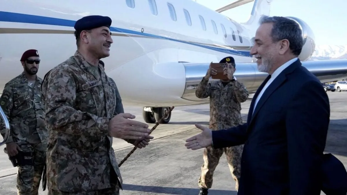 عراقجي يلتقي قائد الجيش الباكستاني في طهران لبحث مفاوضات واشنطن