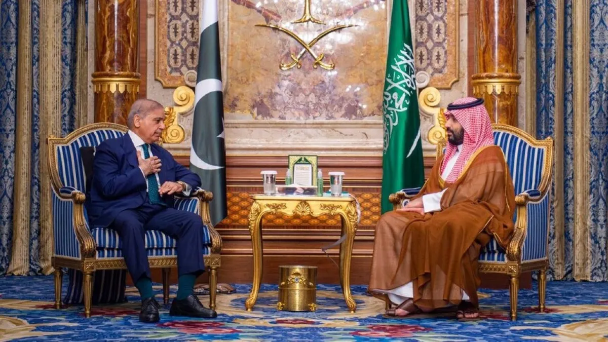 ولي عهد السعودية يلتقى رئيس وزراء باكستان