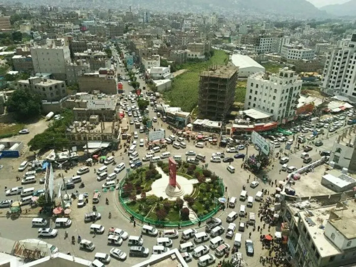 مواطن في إب يشكو مشرفاً حوثياً استولى على شقته بالقوة