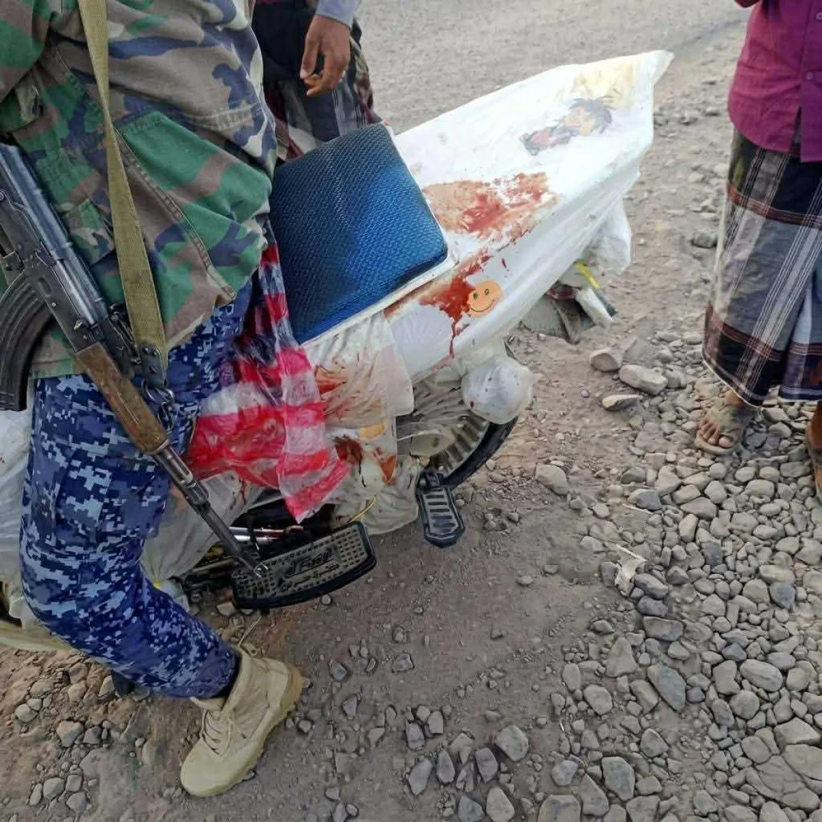 إصابة مواطنين برصاص نقطة تابعة للحوثيين في تعز