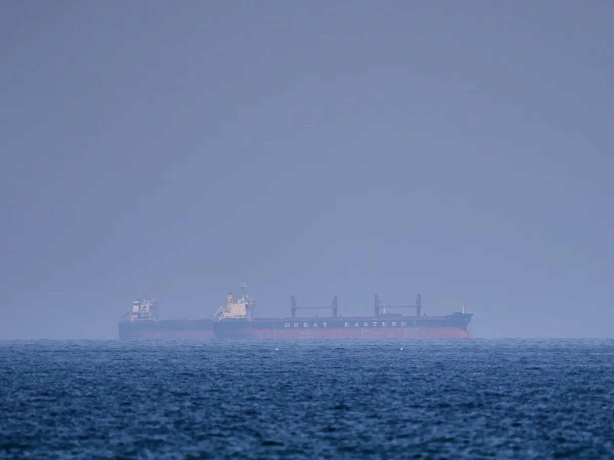 هيئة بريطانية: الحرس الثوري يستهدف سفينة تجارية قبالة سواحل عُمان