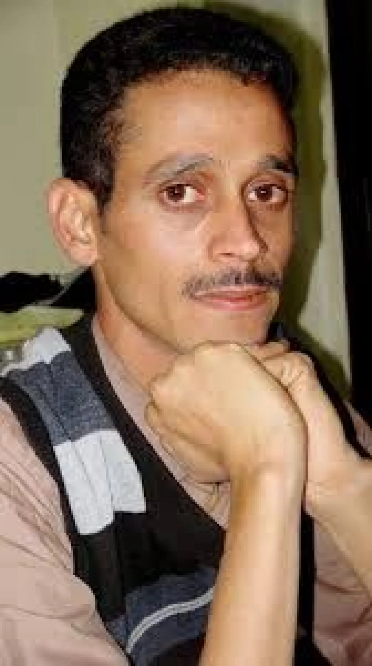 أبوبارعة لحكومة صنعاء: لماذا ترفضون تسليم أرصدة المودعين منذ سبعة أعوام؟