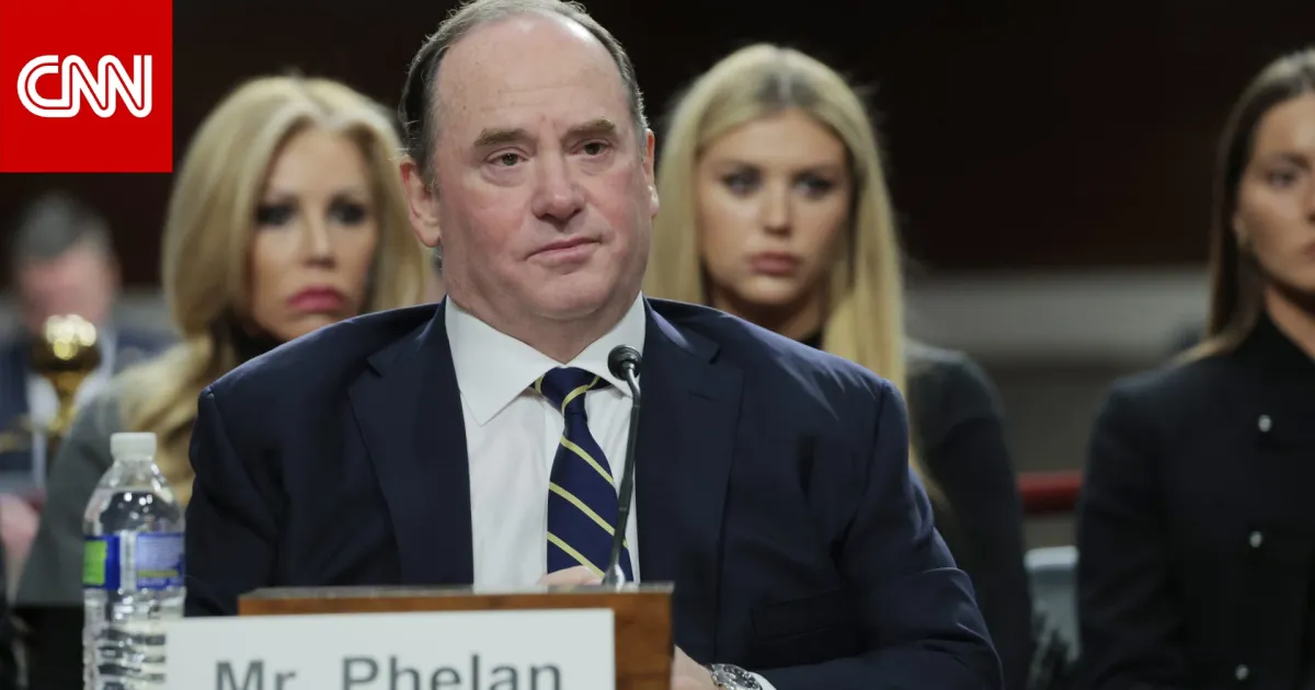 ما وراء إقالة وزير البحرية الأمريكية مع استمرار حصار موانئ إيران؟