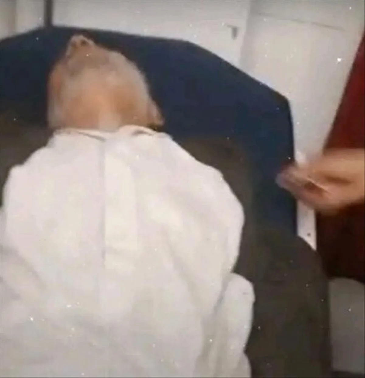 إصابة مسن برصاص قناصة الحوثيين في تعز