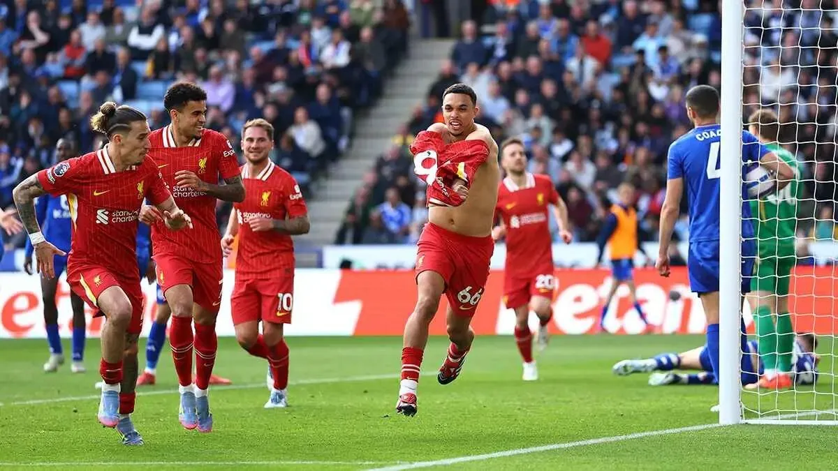 "بكيت مع والدته".. من هو اللاعب الوحيد الذي بكى محمد صلاح عند رحيله؟