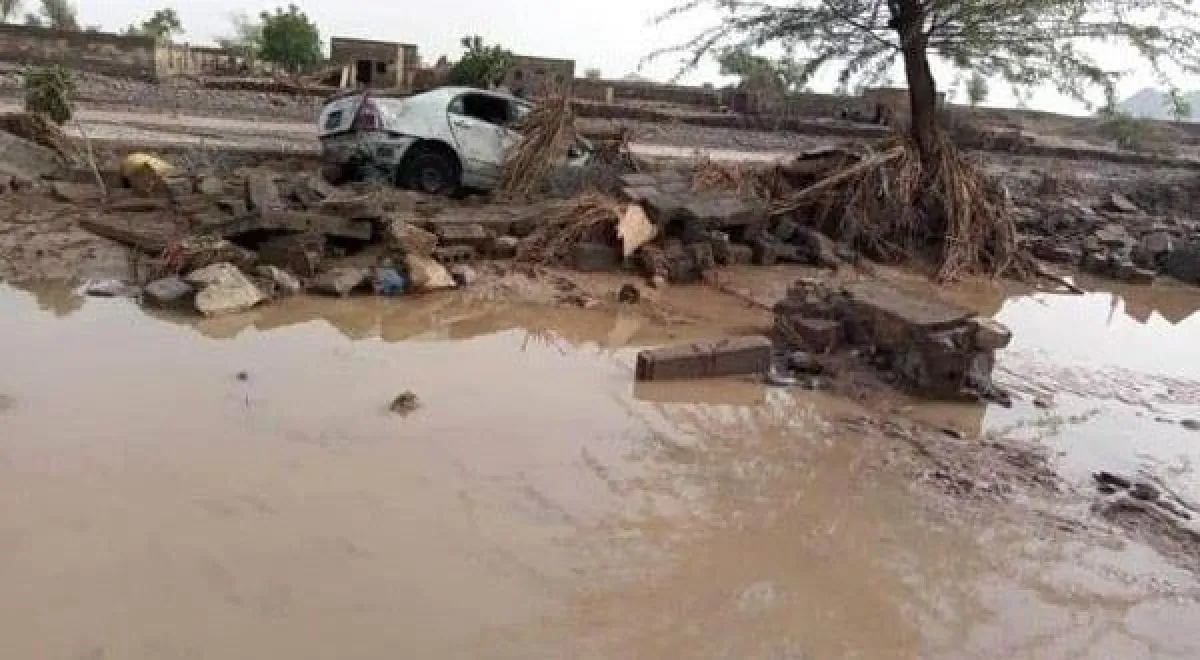 وفاة شاب وإصابة آخر جراء أمطار غزيرة في عمران وصنعاء