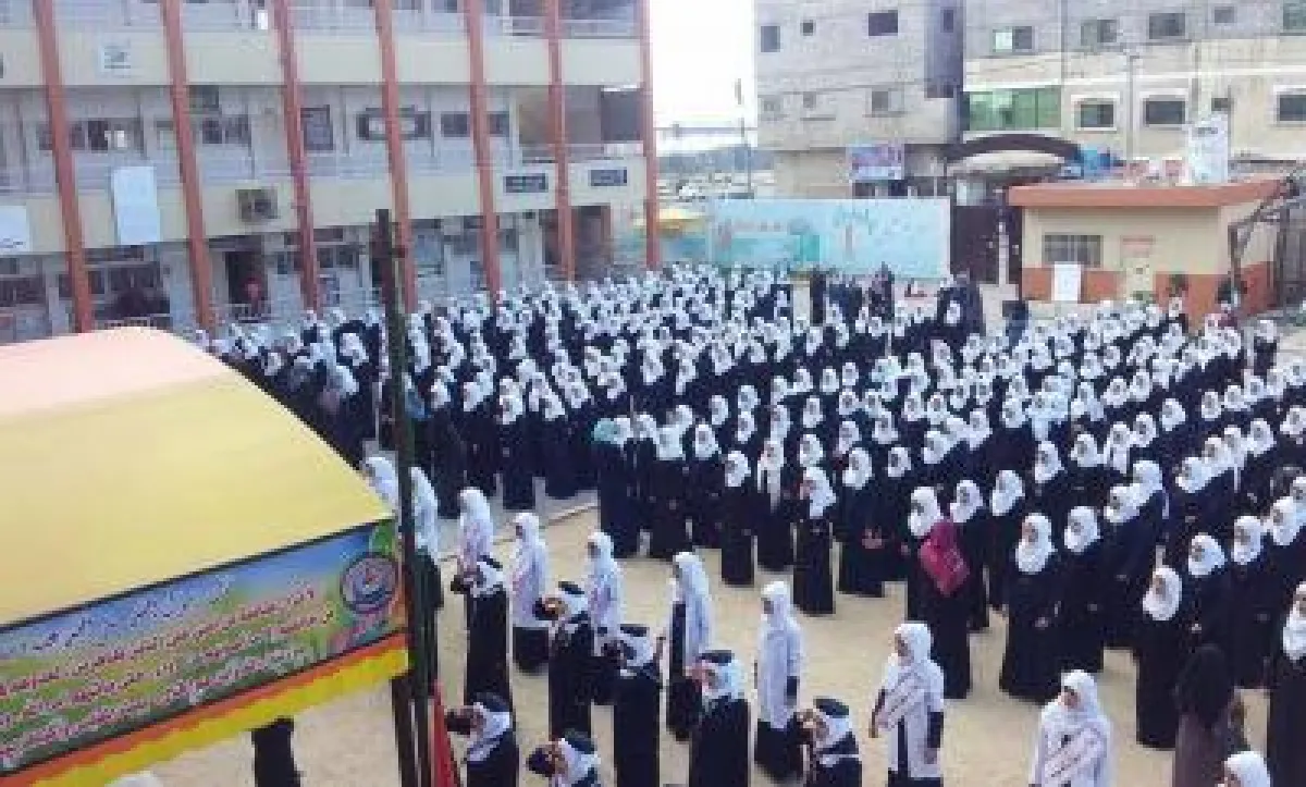 ناشط حوثي يندد بقرار الدراسة بالهجري ويصفه بالظلم الفادح