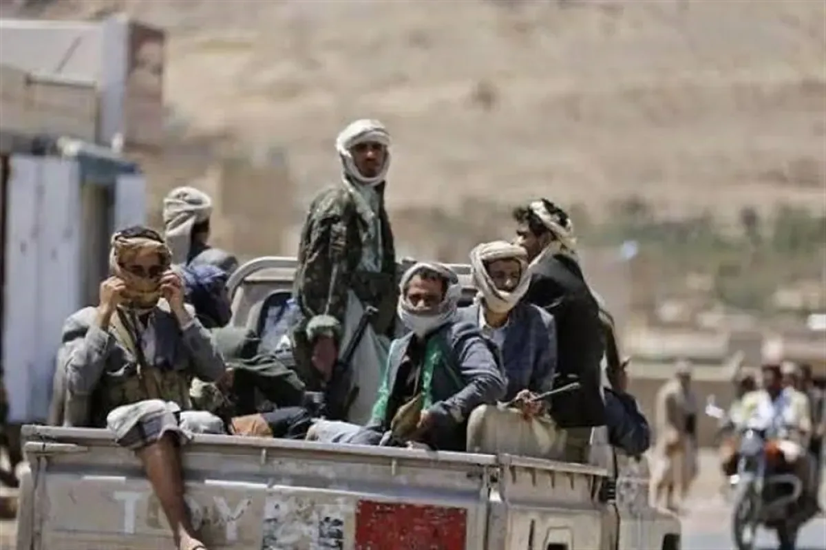 مسلحون حوثيون يعتدون على مواطن بعد اقتحام منزله في إب