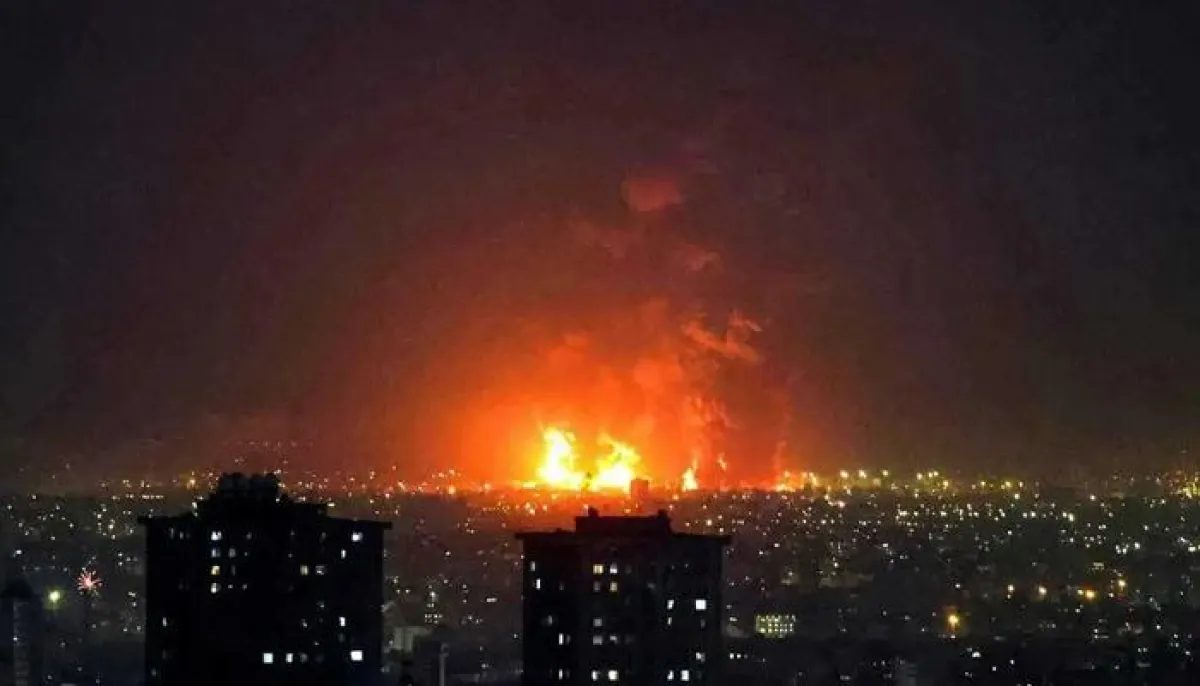 سماع دوي انفجارات في بندر عباس