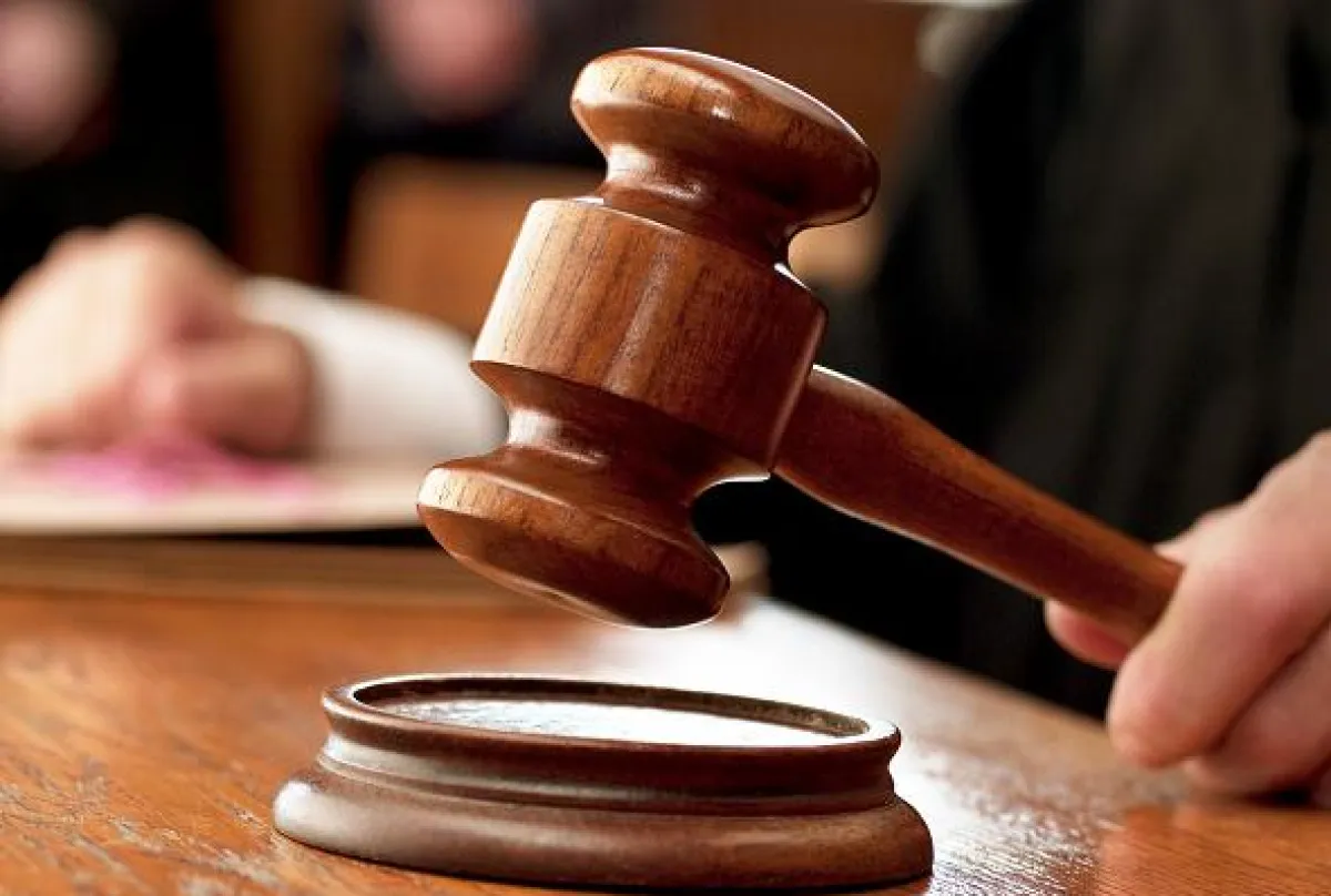 فضيحة قضائية في صنعاء: قاضيان يشتبكان بالسلاح الأبيض