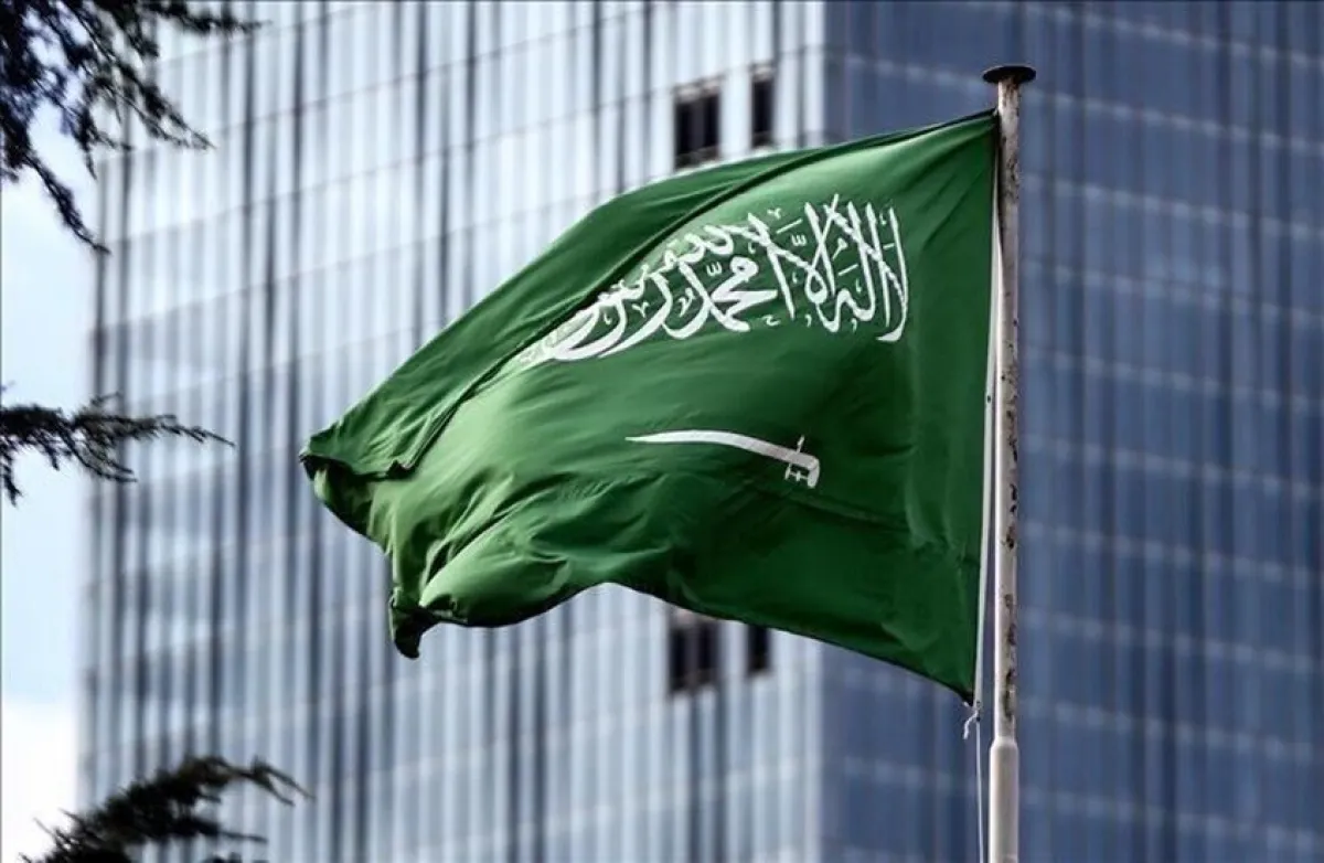 السعودية تعلن وقوفها "بكل ثقلها" مع الكويت والبحرين والأردن ضد الهجمات الإيرانية