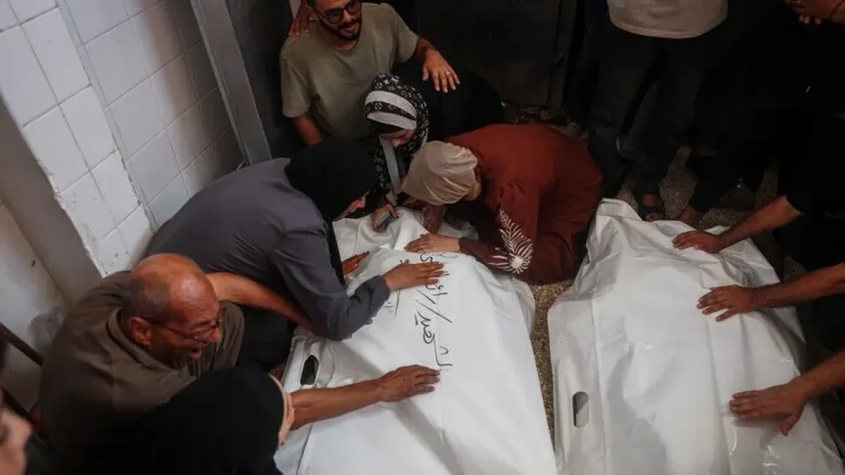 استشهاد 12 فلسطينيا بغزة يرفع حصيلة الإبادة الإسرائيلية إلى 73 ألفا و305