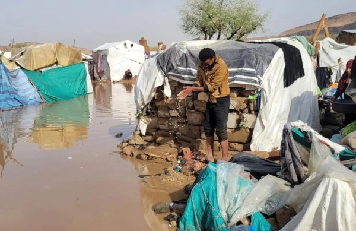 تقرير أممي: 39.5 ألف أسرة نازحة تضررت من فيضانات اليمن
