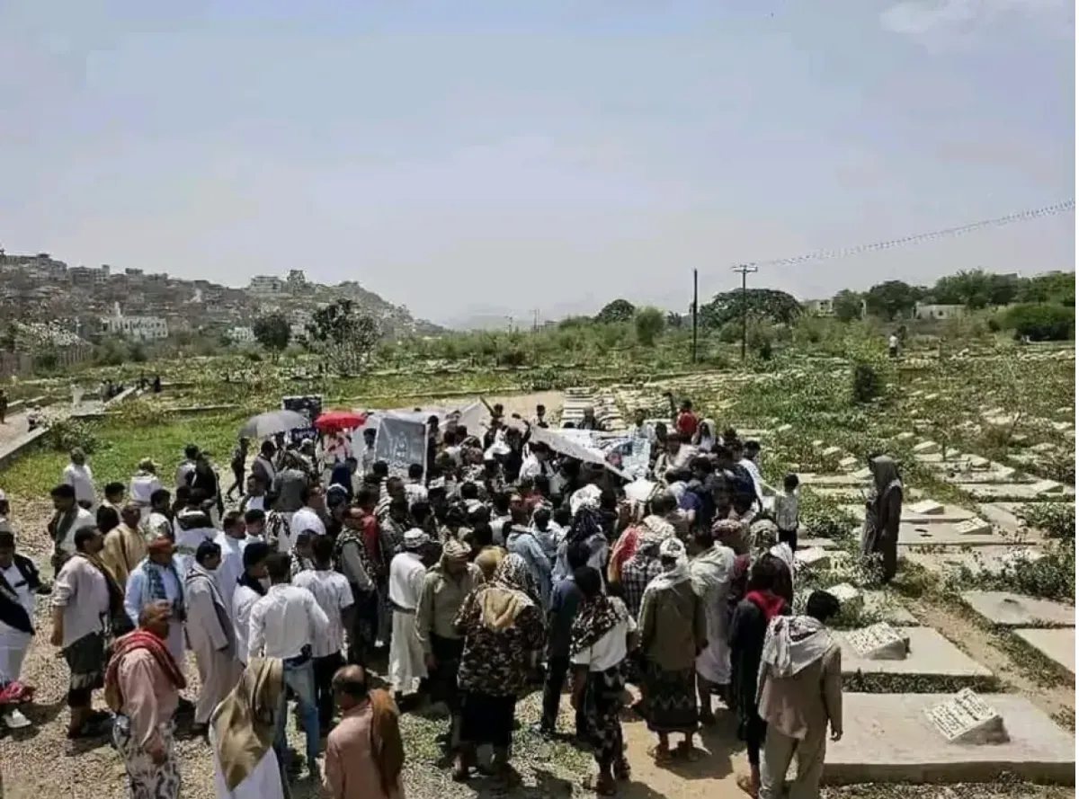 تشييع الصحفي محمد عيضة في تعز