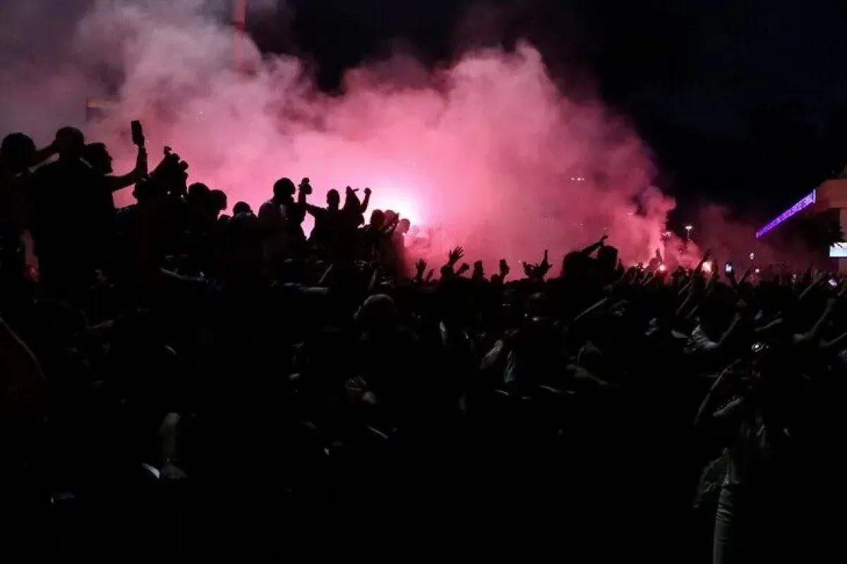 محمد صلاح يصل طرابزون وسط استقبال جماهيري حاشد