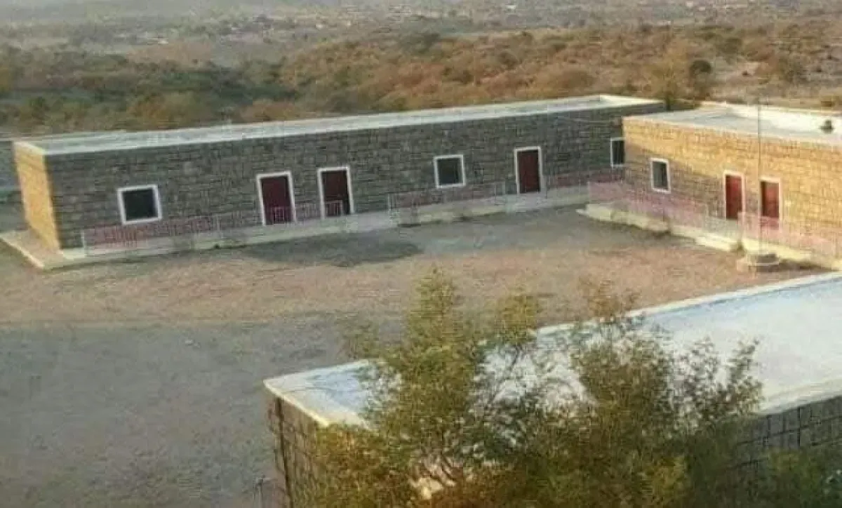 طائرة مسيّرة لانصارالله تستهدف مدرسة في الضالع