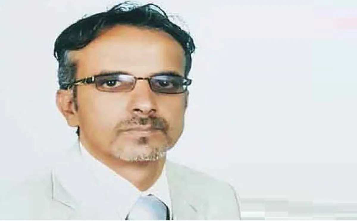 نجل خالد العراسي يطالب القضاء بالتحقيق في استمرار اعتقال والده