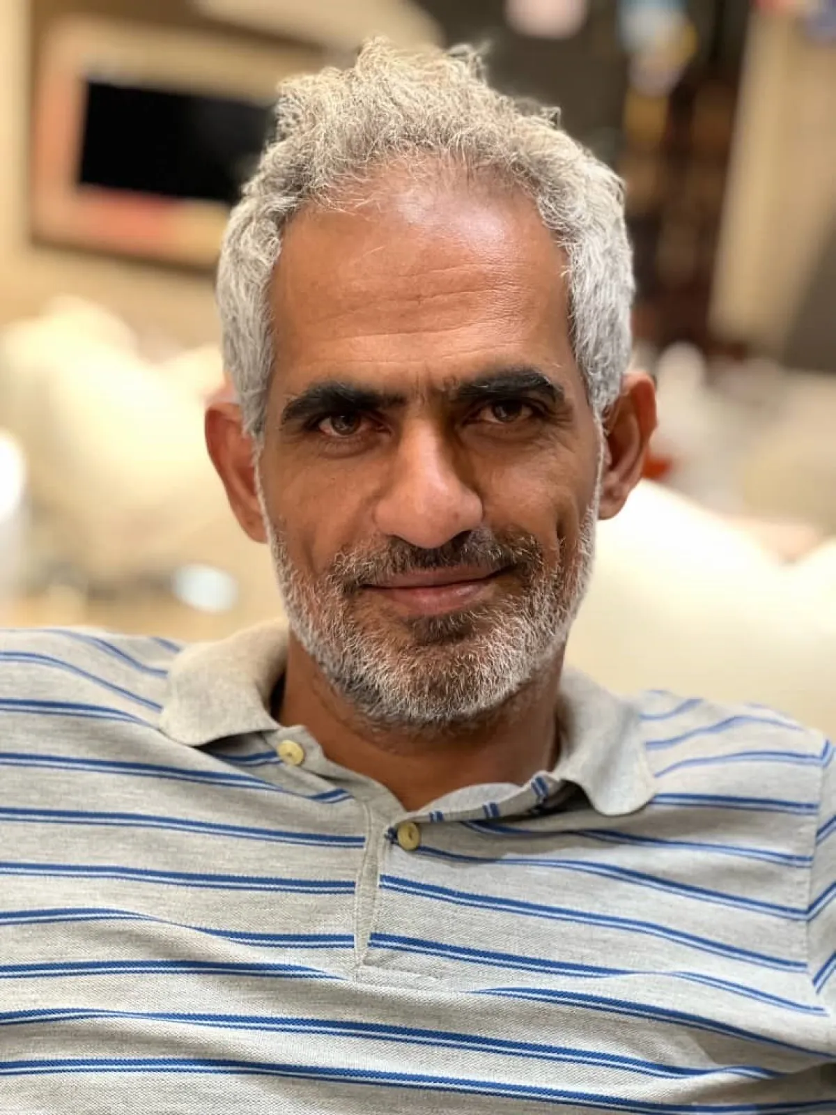 جمال حسن يحذر: دوائر قضائية في صنعاء تعمل على مصادرة مبنى اتحاد الأدباء والكتاب