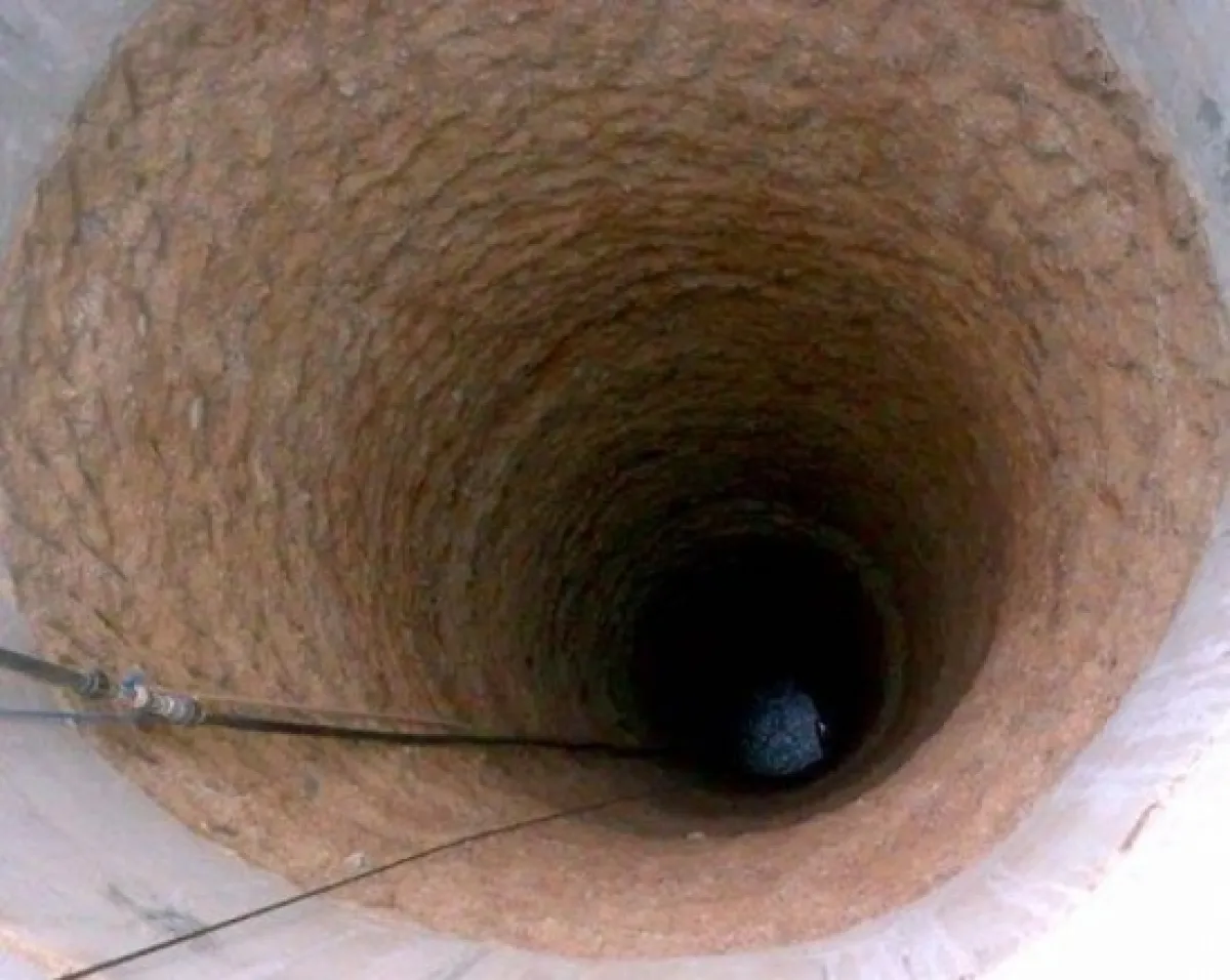 وفاة شاب اختناقًا داخل بئر مهجورة في الحديدة