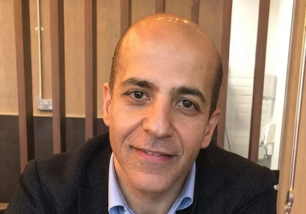 زوجة الطبيب المضواحي تتهم أنصار الله بتعذيبه وتطالب بمنحه وقتًا للدفاع عن نفسه