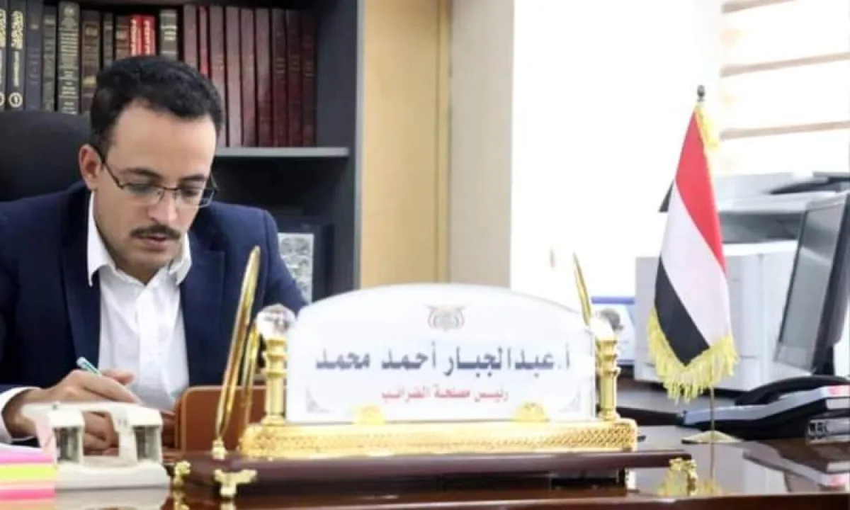 الضبياني: الموظفون بلا رواتب منذ 10 سنوات.. والمسؤولون بصنعاء ينعمون بالترف