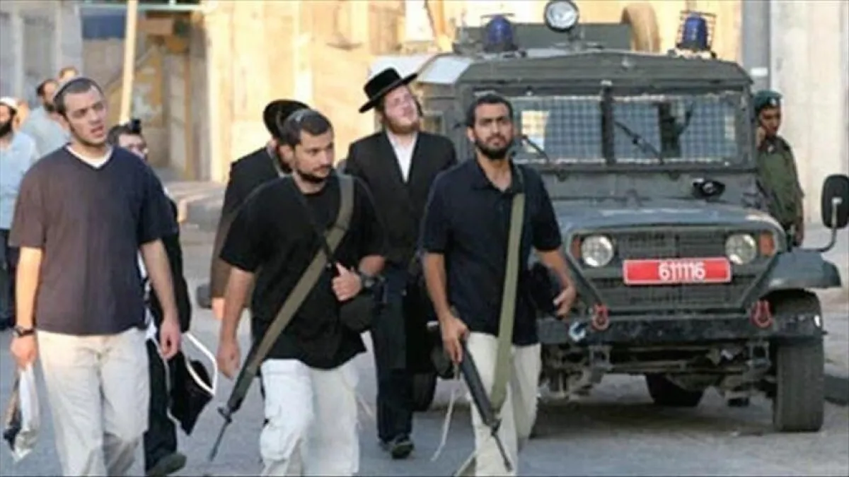 مستوطنون يحرقون ممتلكات فلسطينية جنوبي الضفة
